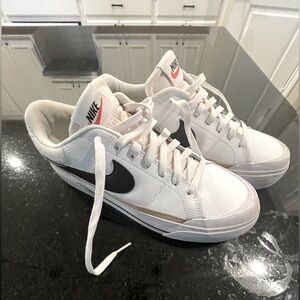 Nike Women's Court Legacy Lift Women Casual Platform Sneaker Size 9.5